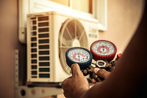 Professional Ac Installation technician working in Kingsland, TX